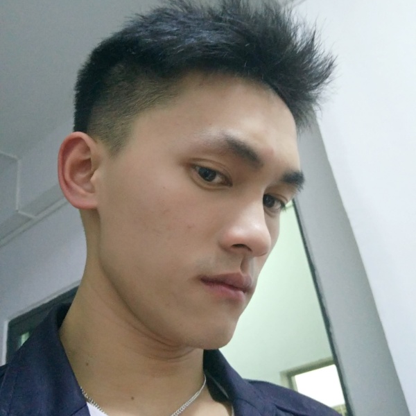 大陆梁非凡的照片