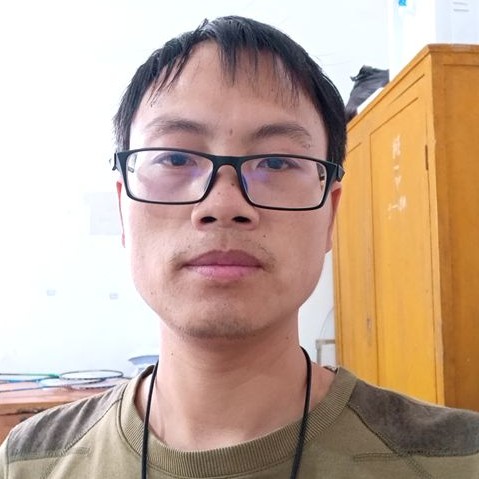 月亮浅吻稳重的照片