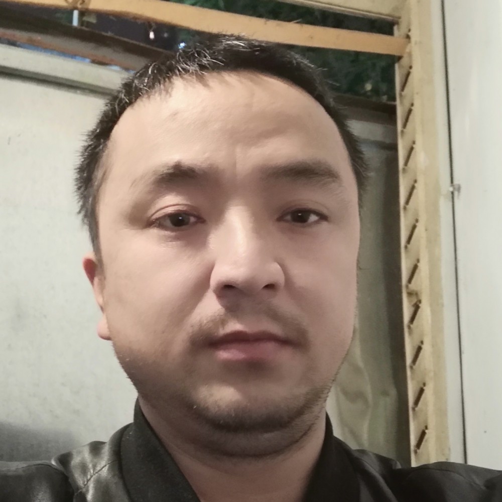 冷酷邂逅路灯的照片