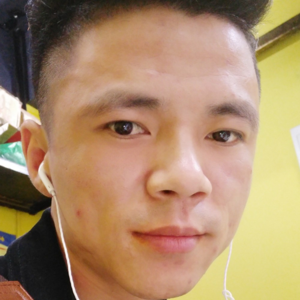 老实爱钢笔的照片