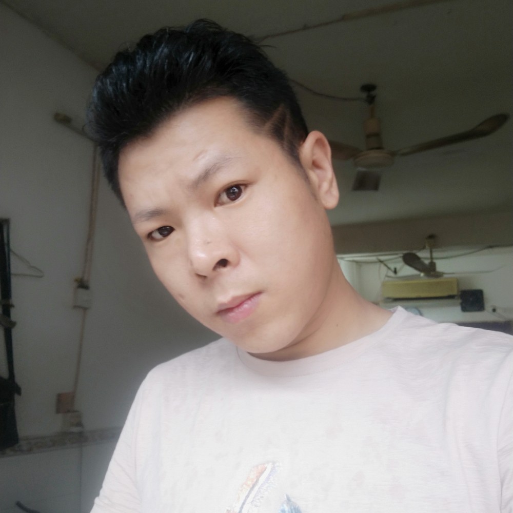 镜子怡然的照片