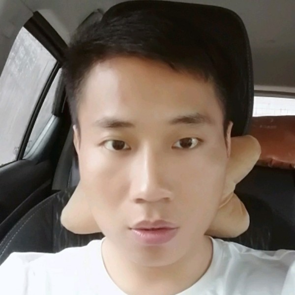 雷兴的照片