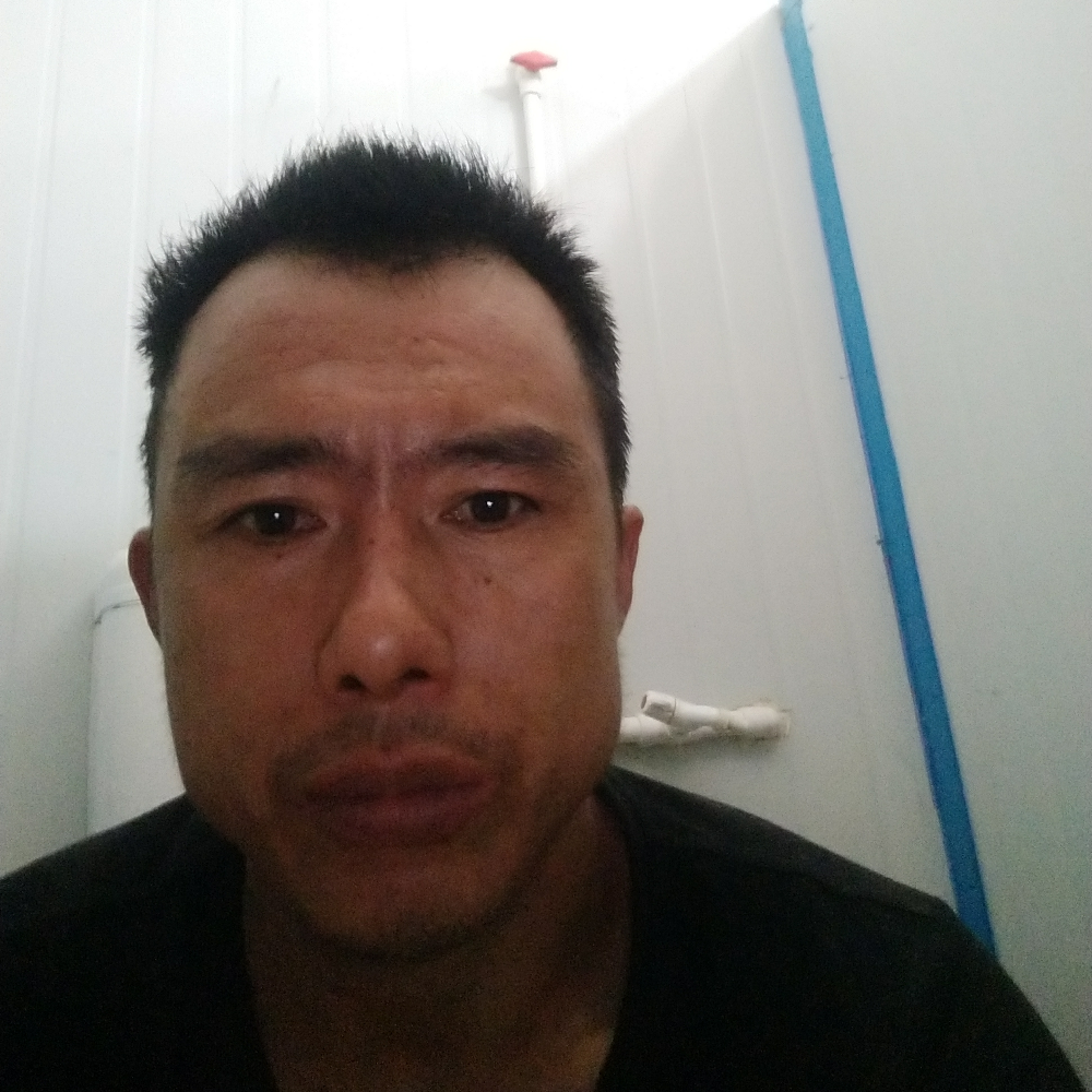 朋友相许暧昧的照片