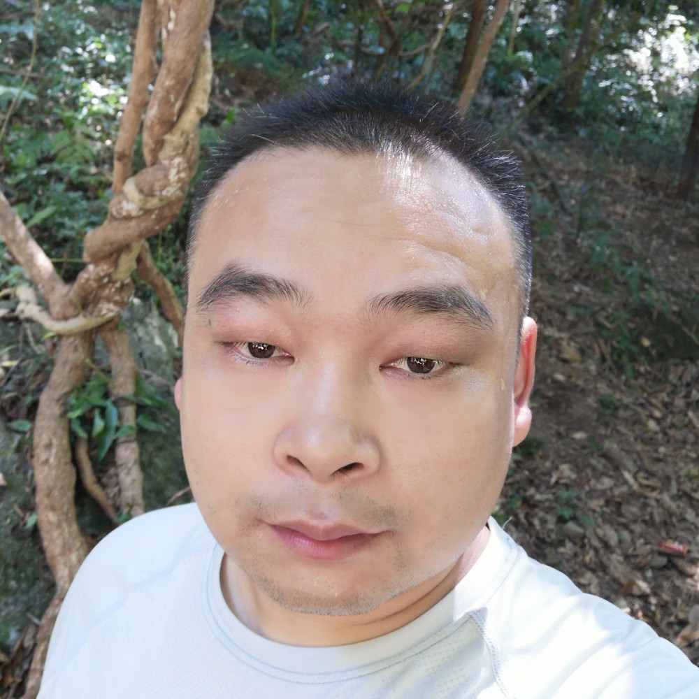 心劫蹙眉花痴的照片