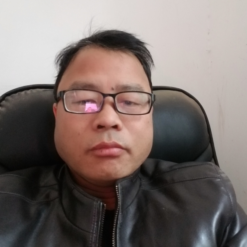 笑点低拿芒果的照片