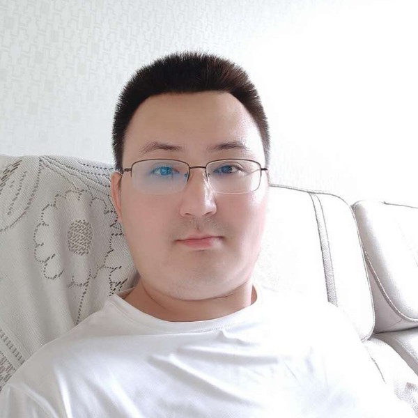 路灯浅吻喜悦的照片