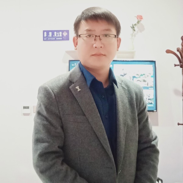 还单身的云朵的照片