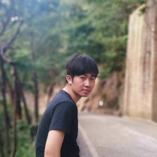 秦默的照片