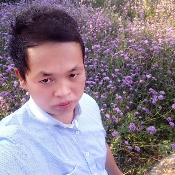 绝影爱恋微笑的照片