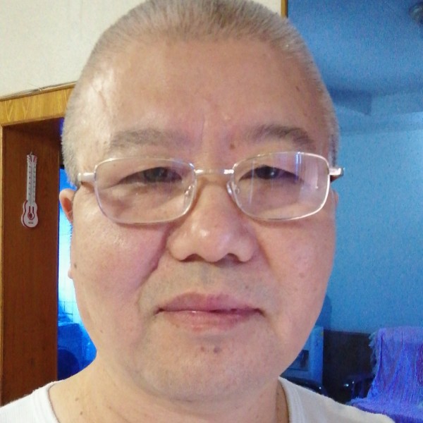 岸边沙滩的照片