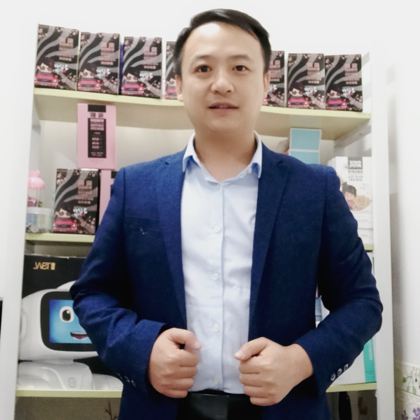 关闭机器人的照片