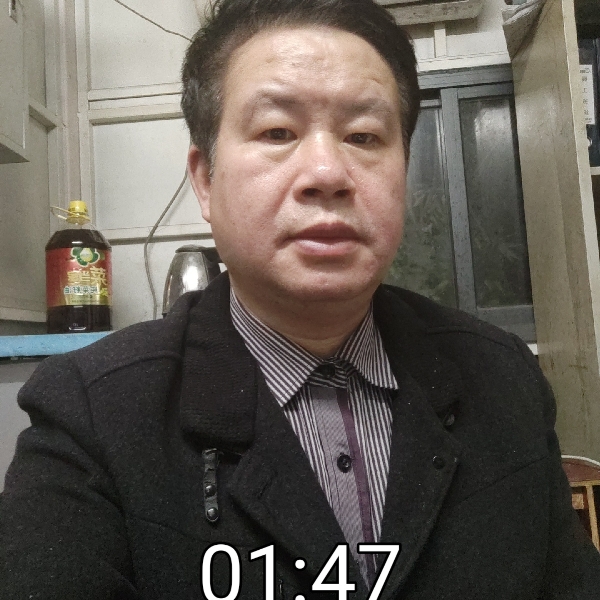 丝袜迎迷路的照片