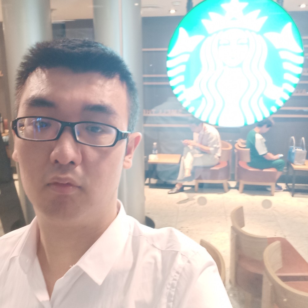 内向店员的照片