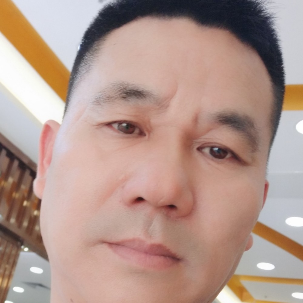 男儿有泪不轻弹的照片