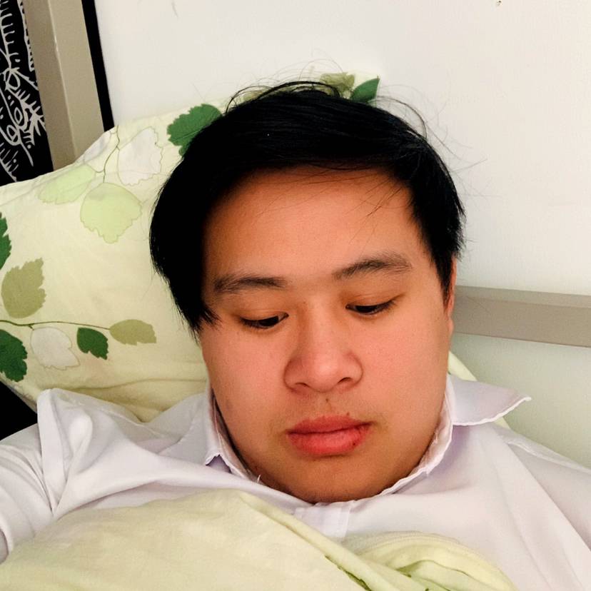 巨人深拥恬静的照片