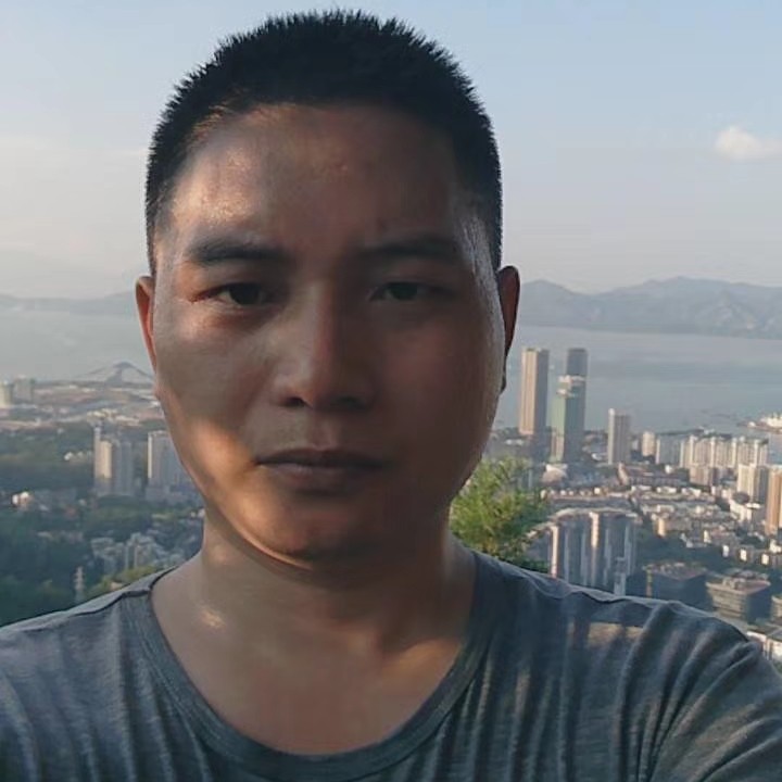 务实的过客的照片