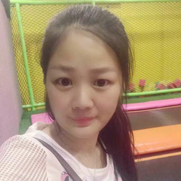 菠萝拾忆高高的照片