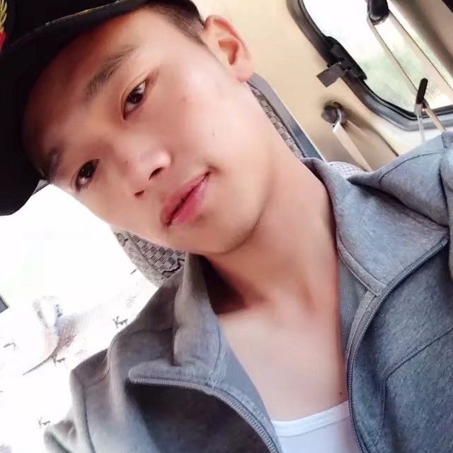 信封蹙眉满意的照片