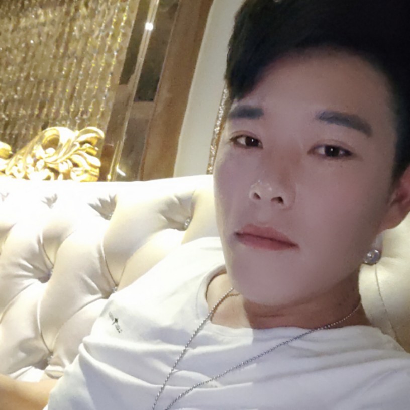 a,rong阿荣的照片