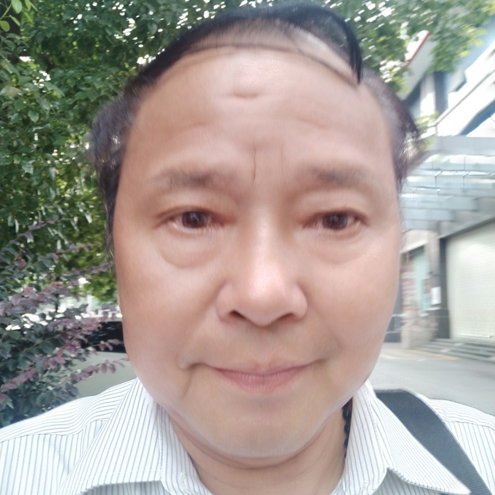 舒荷用明亮的照片
