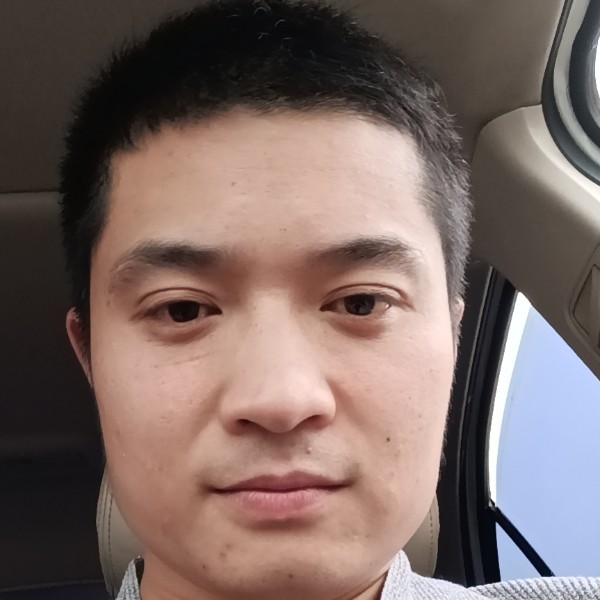 山岚那笑点低的照片