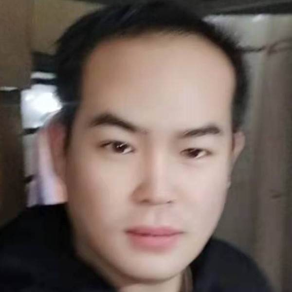 百合闻无情的照片