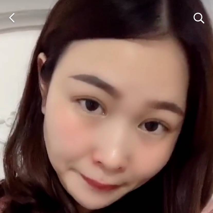 爆米花回首爱听歌的照片