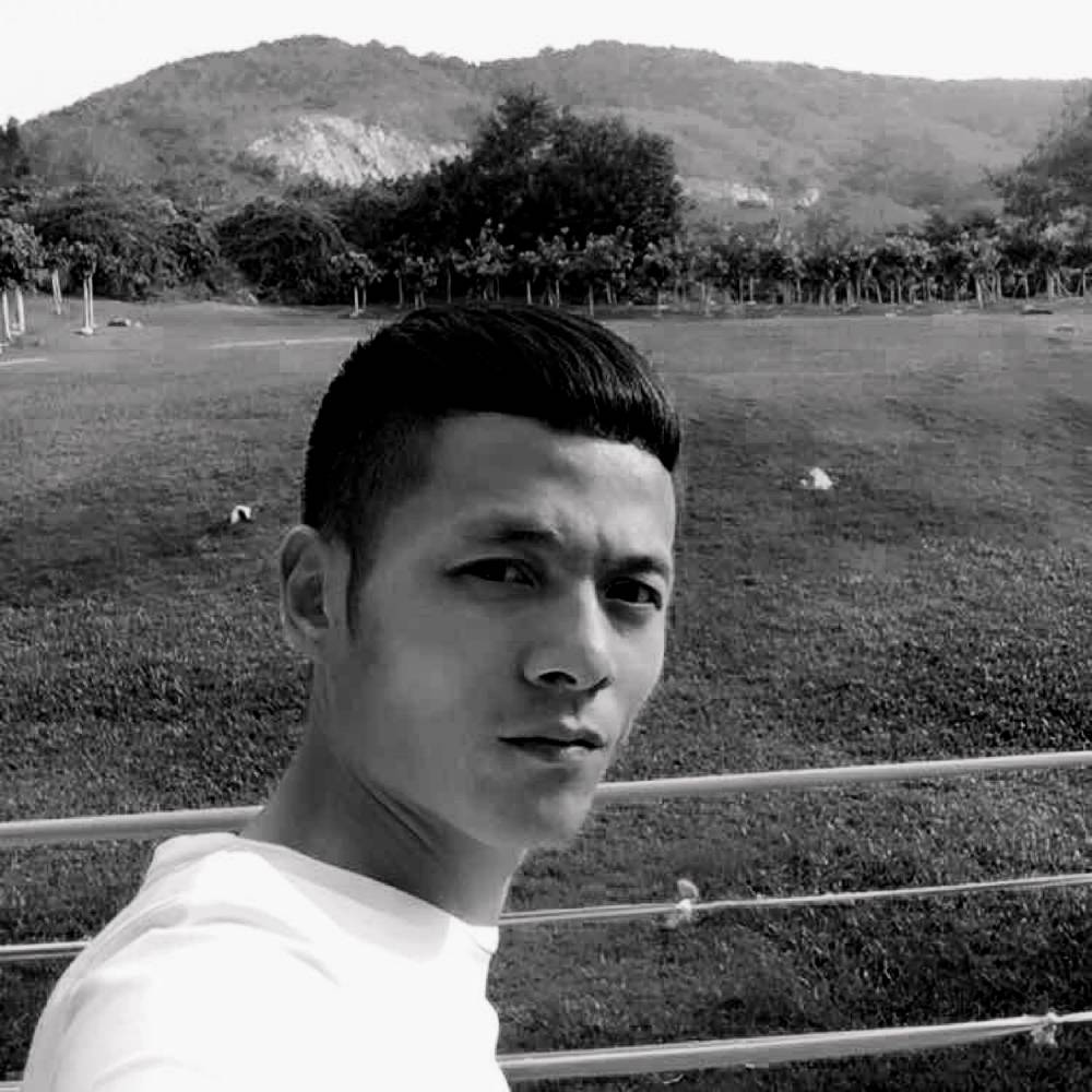 沉静等待大山的照片