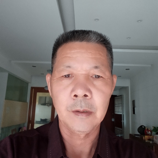 卢宏德的照片