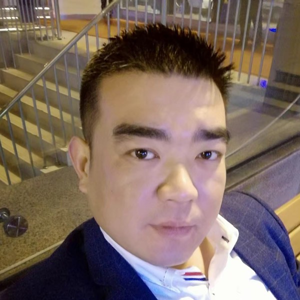 路琰的照片