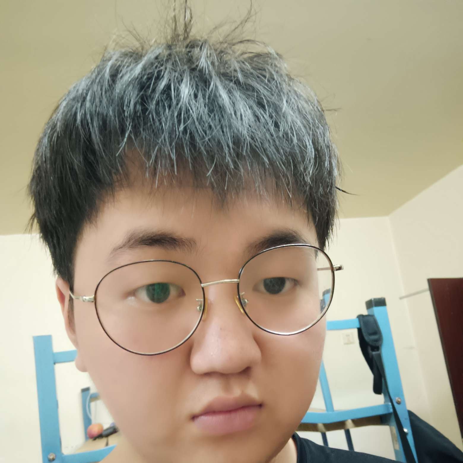秋天带走了她的照片