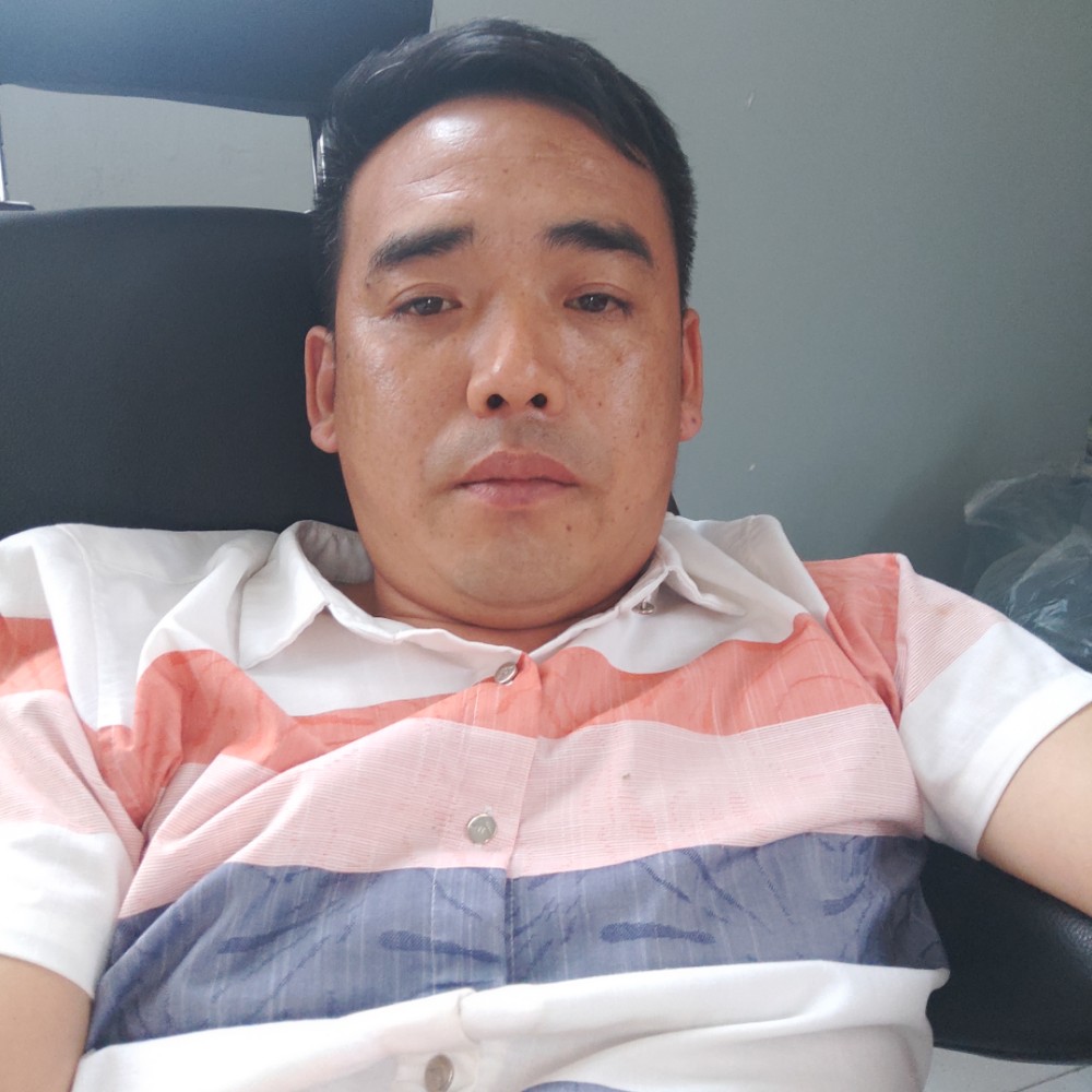 瘦瘦向砖头的照片