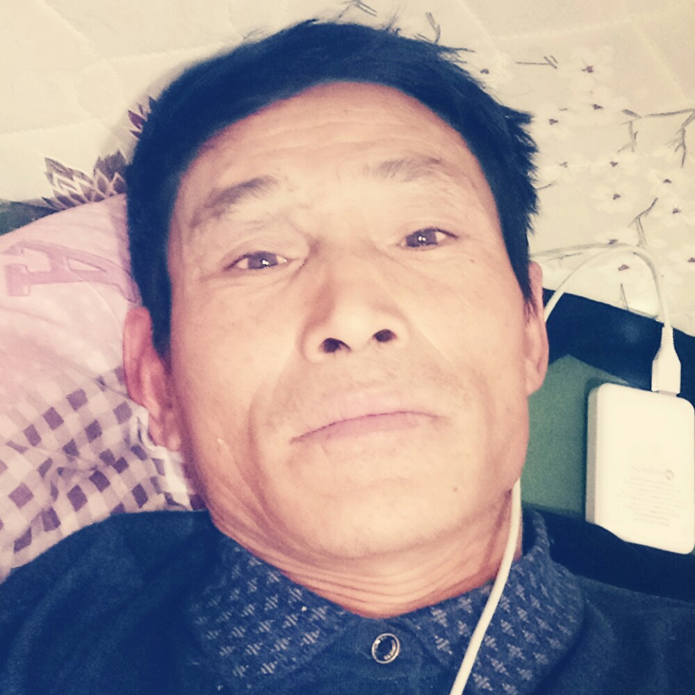 月光还一个人的照片