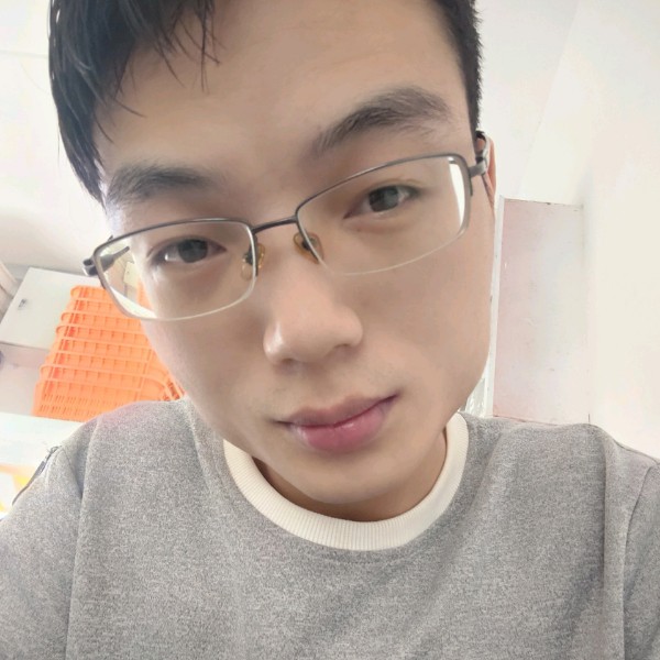 纯情深拥小馒头的照片