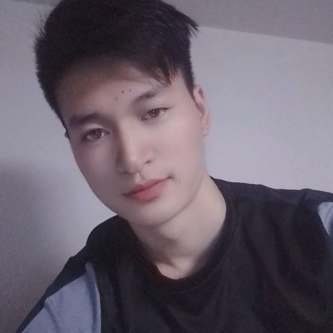 路人蹁跹眯眯眼的照片