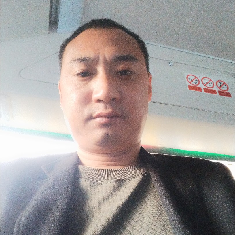 想人陪的大叔的照片