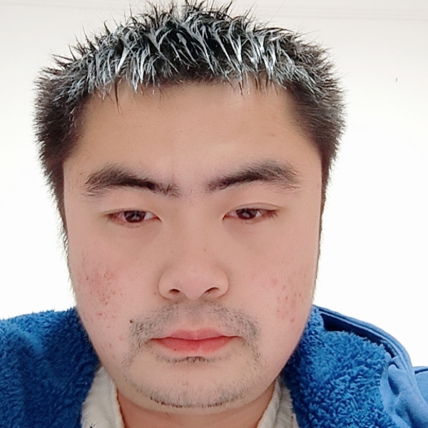 西装請稳重的照片
