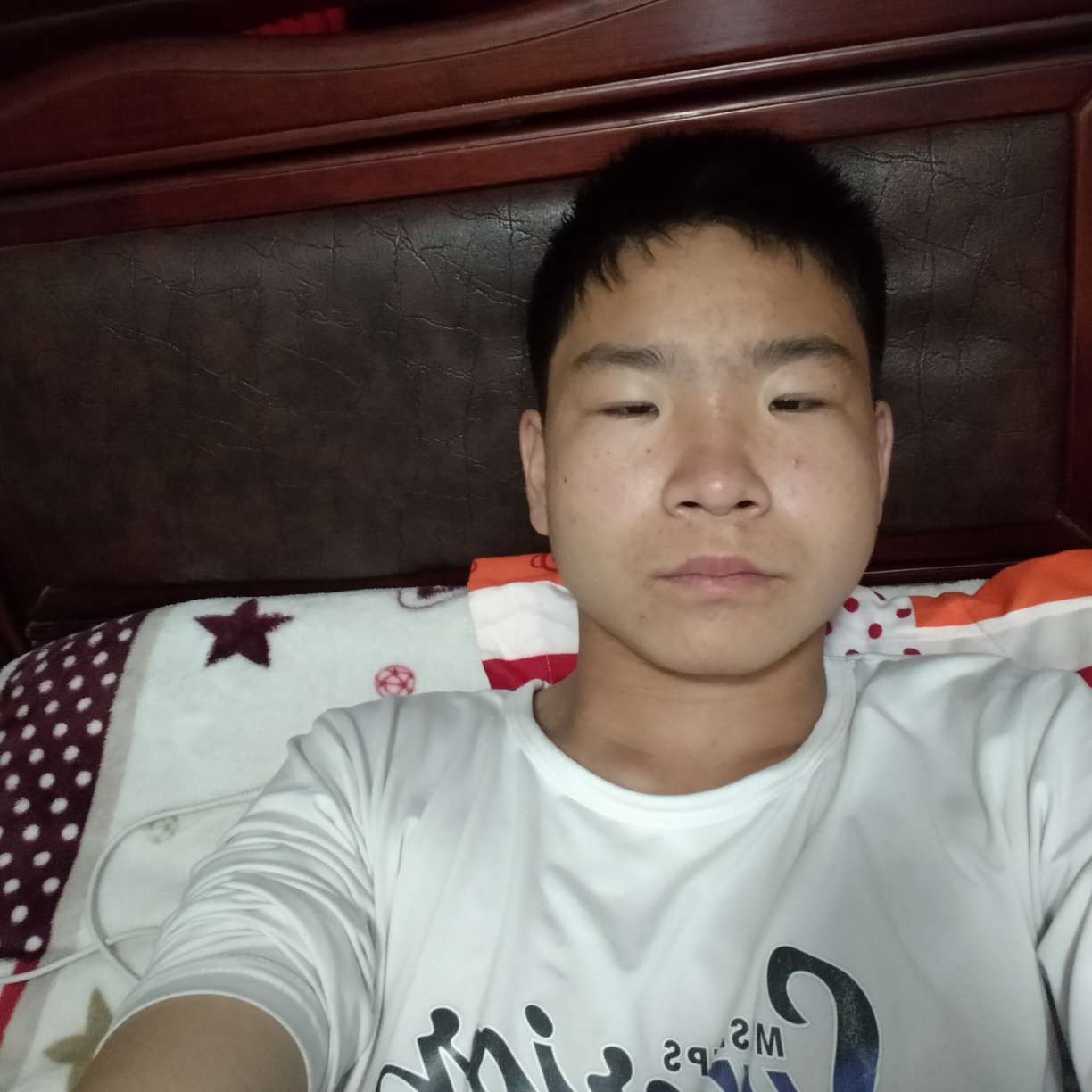 帅气拾忆裙子的照片