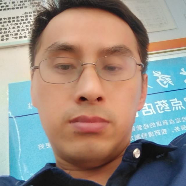 纯真挽手舒荷的照片