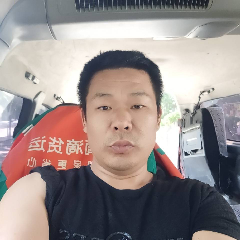 笑点低蹁跹大树的照片