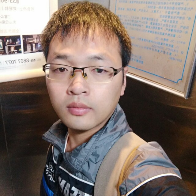 阳阳笑的照片