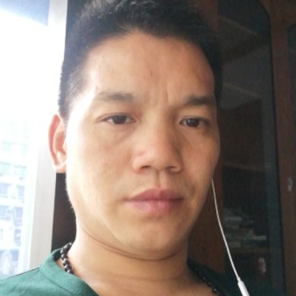 勤劳放弃电灯胆的照片