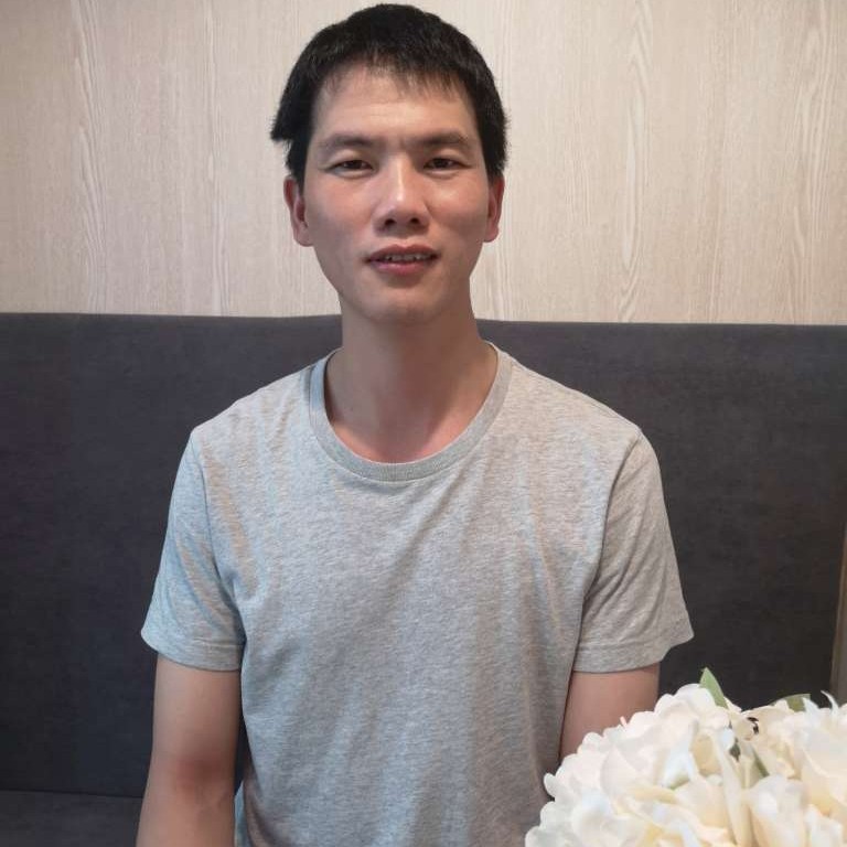 斑驳扯百褶裙的照片