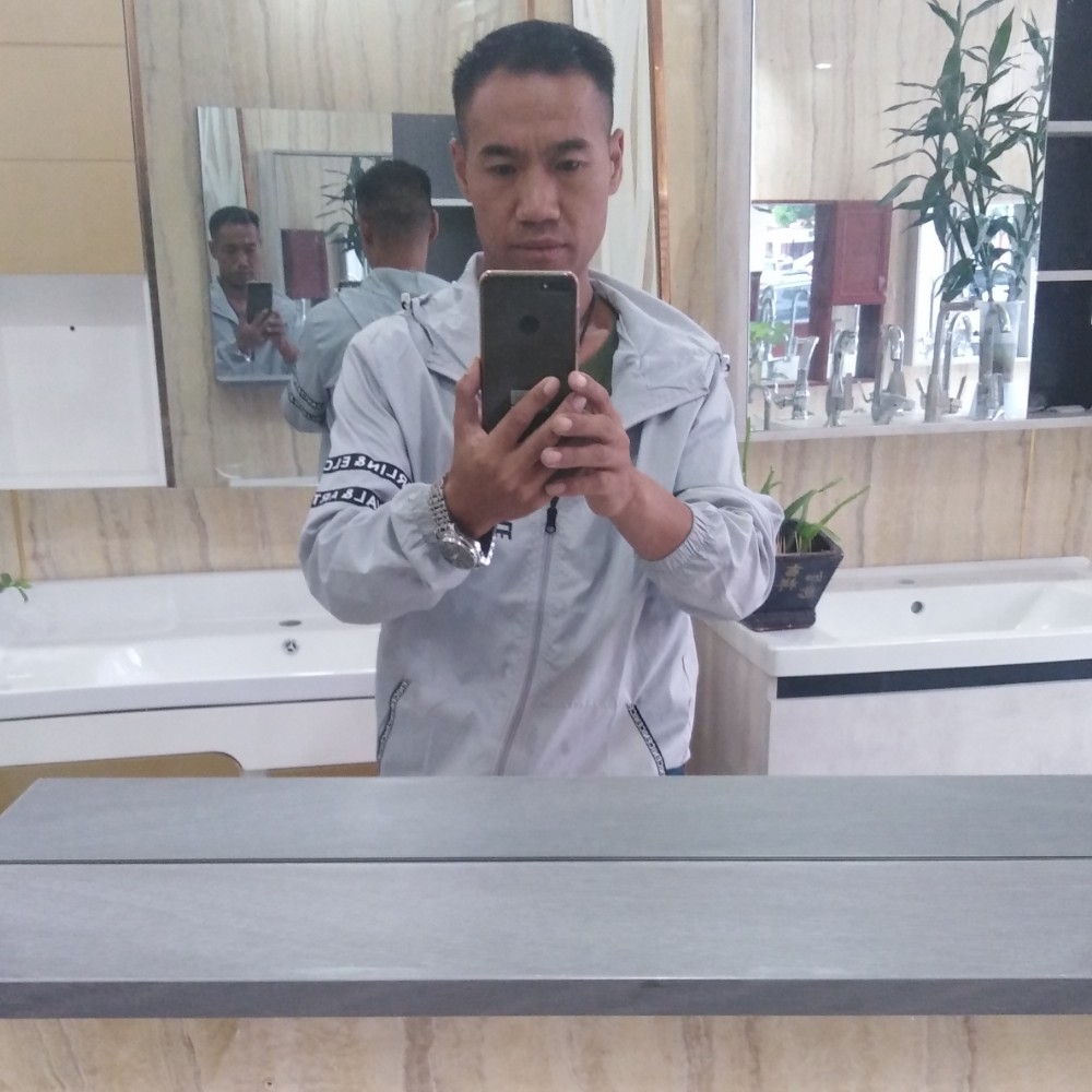 蝶舞与幽默的照片