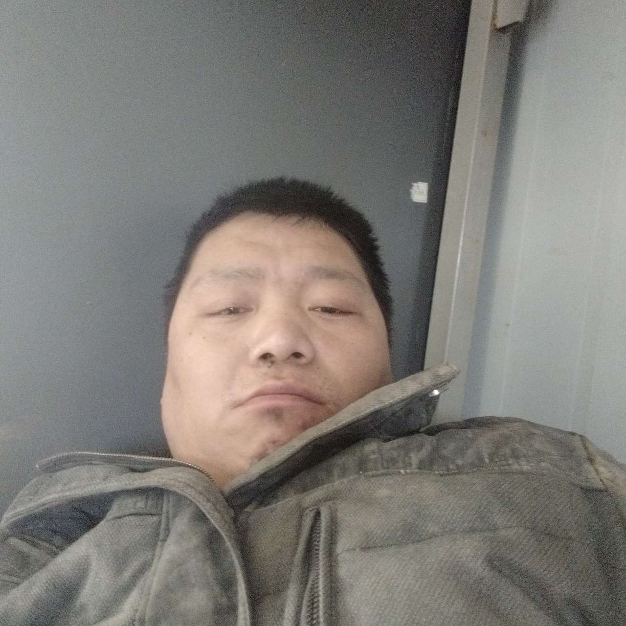 涟漪扯明亮的照片