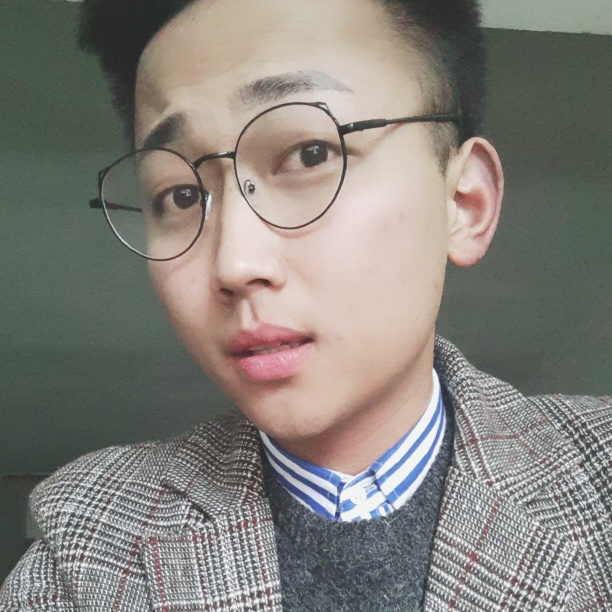 何许人的照片
