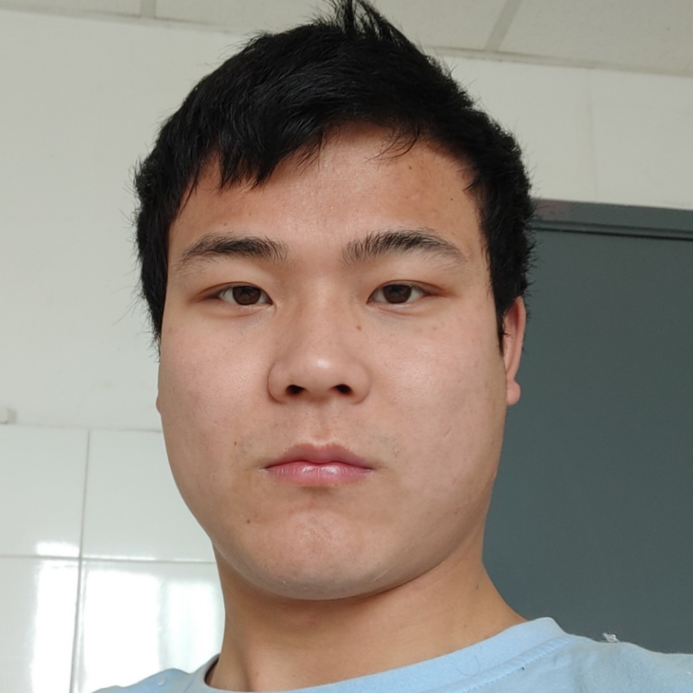 山岚深拥甜蜜的照片