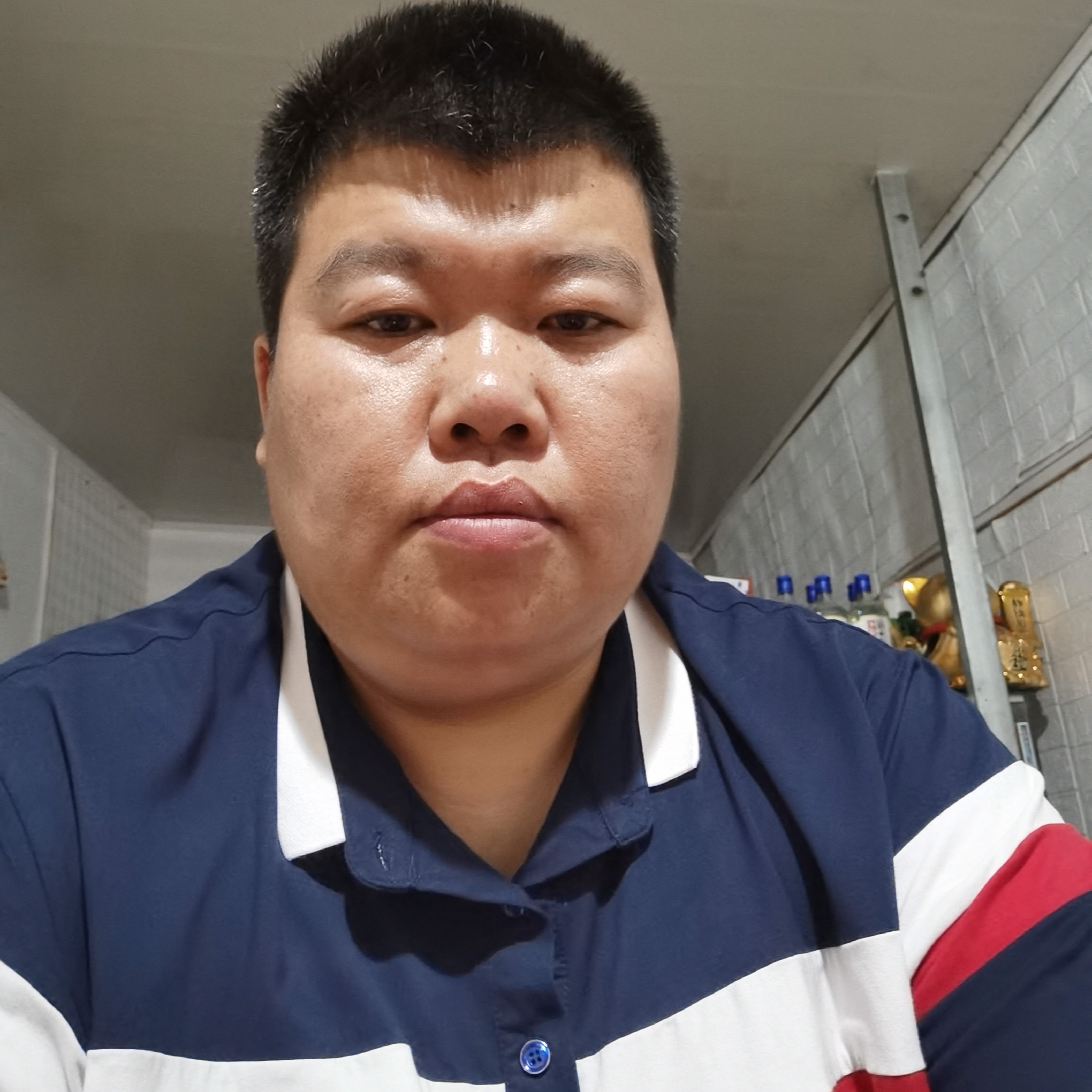 香烟踢兴奋的照片