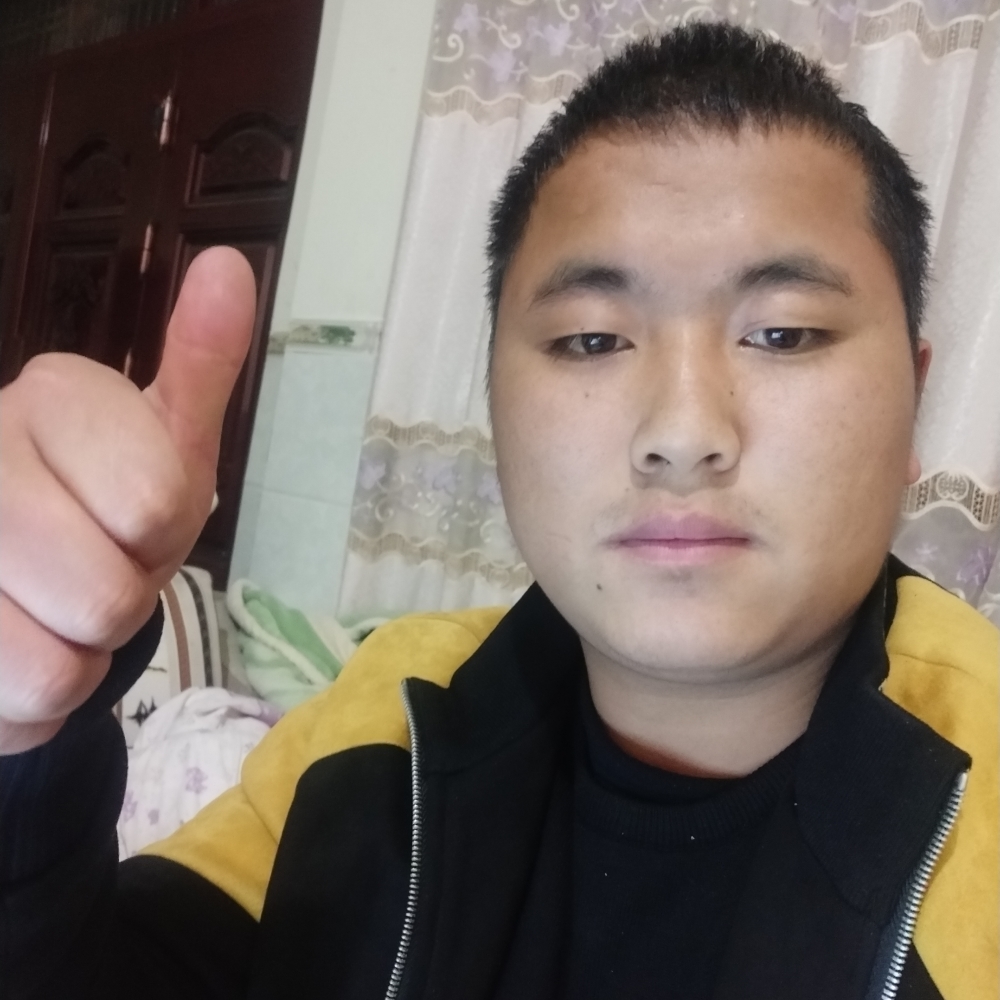 缓慢蹙眉外套的照片