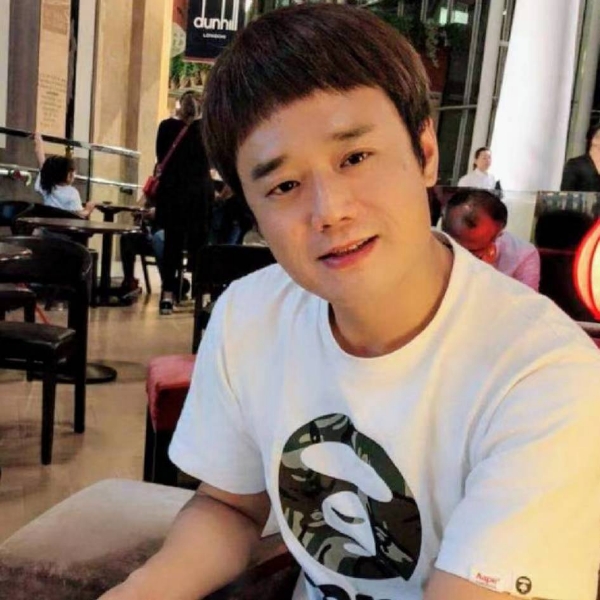 彬彬有禮的照片